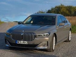 Grau Gebraucht 2021 BMW 730 Limousine | 43.800 € (Guter Preis)