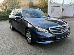Grau Gebraucht 2015 Mercedes E200 Avantgarde Limousine | 13.999 € (Fairer Preis)