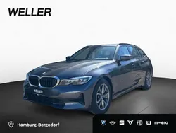Mineralgrau (grau) Gebraucht 2022 BMW 320 Comfort Edition Kombi | 30.250 € (Superpreis)