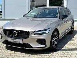 Bright dusk / metallic Gebraucht 2024 Volvo V60 Plus Kombi | 41.990 € (Fairer Preis)