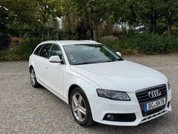 Weiß Gebraucht 2009 Audi A4 Attraction Kombi | 6.700 € (Fairer Preis)