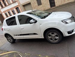 Weiß Gebraucht 2015 Dacia Sandero Essentiel Kleinwagen | 4.900 € (Guter Preis)