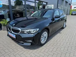 Alpinweiß uni Gebraucht 2023 BMW 320 Kombi | 33.828 € (Fairer Preis)