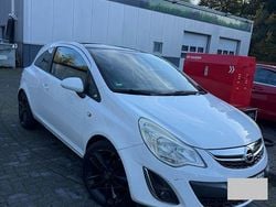 Weiß Gebraucht 2011 Opel Corsa Color Edition Kleinwagen | 2.050 € (Superpreis)