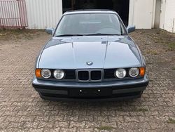 Blau Gebraucht 1989 BMW 520 Limousine | 12.900 €