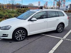 Weiß Gebraucht 2015 VW Golf VII Highline Kombi | 8.650 € (Fairer Preis)