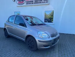 Grau Gebraucht 2004 Toyota Yaris Kleinwagen | 1.500 € (Superpreis)