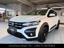 Weiß Gebraucht 2022 Dacia Sandero Comfort SUV | 12.470 € (Guter Preis)