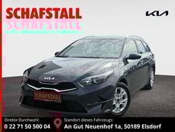 Grau ((h8g) pentametal met.) Gebraucht 2024 Kia Ceed Sportswagon Comfort Kombi | 21.979 € (Superpreis)