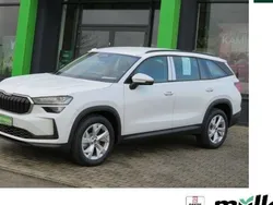 Weiß (moonweiss perleffekt) Neu 2025 Skoda Kodiaq Selection SUV | 46.899 € (Etwas zu teuer)