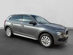 Graphite grau metallic Gebraucht 2024 Skoda Kamiq Selection SUV | 25.490 € (Etwas zu teuer)