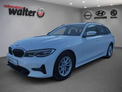 Weiß Gebraucht 2021 BMW 320 Sport Line Kombi | 25.490 € (Fairer Preis)