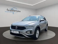 Pyrit silber metallic (metallic) Gebraucht 2024 VW T-Roc Life SUV | 27.428 € (Guter Preis)