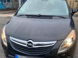 Schwarz Gebraucht 2015 Opel Meriva Van / Kleinbus | 8.500 €