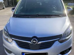 Silber Gebraucht 2018 Opel Zafira Edition Van / Kleinbus | 15.200 € (Fairer Preis)