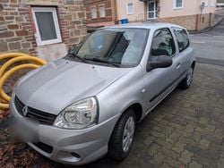 Silber Gebraucht 2009 Renault Clio II Campus Limousine | 1.600 € (Superpreis)