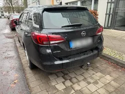 Schwarz Gebraucht 2017 Opel Astra Kombi | 6.899 € (Superpreis)
