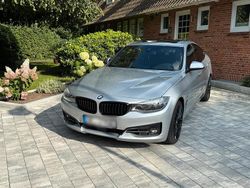 Silber Gebraucht 2017 BMW 330 Sport Line Coupé | 19.999 € (Fairer Preis)