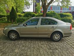Beige Gebraucht 2011 Skoda Octavia Ambiente Limousine | 5.500 € (Teuer)