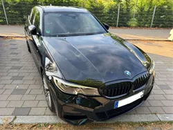 Schwarz Gebraucht 2020 BMW 330 M Sport Kombi | 38.499 € (Etwas zu teuer)