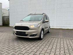 Silber Gebraucht 2015 Ford Tourneo Courier Titanium Van / Kleinbus | 7.690 € (Superpreis)