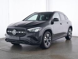 Metalliclack kosmosschwarz Gebraucht 2024 Mercedes GLA200 Progressive SUV | 37.760 € (Fairer Preis)