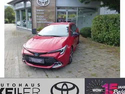 Karminarot metallic Neu 2025 Toyota Corolla Kombi | 35.840 € (Fairer Preis)