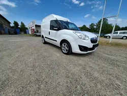 Weiß Gebraucht 2014 Opel Combo Van / Kleinbus | 5.999 € (Fairer Preis)