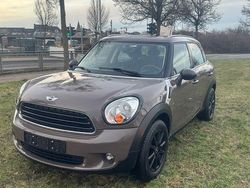 Braun Gebraucht 2011 Mini Cooper Countryman SUV | 9.800 € (Etwas zu teuer)