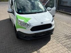 Weiß Gebraucht 2015 Ford Courier Van / Kleinbus | 5.850 € (Superpreis)