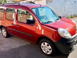 Braun Gebraucht 2009 Renault Kangoo Van / Kleinbus | 4.900 € (Fairer Preis)