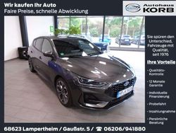 Grau Gebraucht 2022 Ford Focus ST-Line X Limousine | 28.880 €