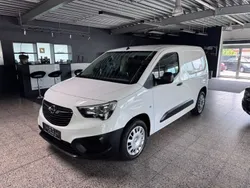 Weiß Gebraucht 2020 Opel Combo Selection Van / Kleinbus | 9.999 € (Superpreis)