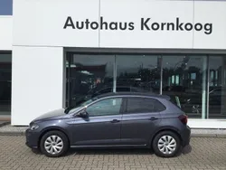 Rauchgrau metallic (metallic) Gebraucht 2024 VW Polo Life Limousine | 18.490 € (Guter Preis)