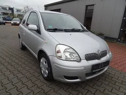 Silber Gebraucht 2003 Toyota Yaris Sol Kleinwagen | 3.980 € (Teuer)
