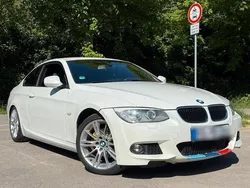 Weiß Gebraucht 2011 BMW 320 M Sport Coupé | 12.600 € (Teuer)