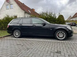 Schwarz Gebraucht 2009 Mercedes 220 Kombi | 3.190 €