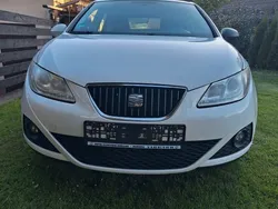 Weiß Gebraucht 2012 Seat Ibiza Reference Limousine | 2.599 € (Superpreis)