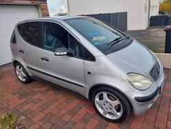 Silber Gebraucht 2004 Mercedes A140 Classic Van / Kleinbus | 2.850 € (Teuer)