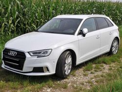 Weiß Gebraucht 2017 Audi A3 Sportback Sport Kombi | 16.599 € (Fairer Preis)