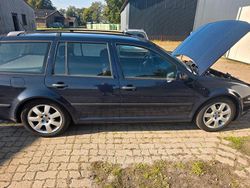 Blau Gebraucht 2002 VW Golf IV Basis Kombi | 2.199 €