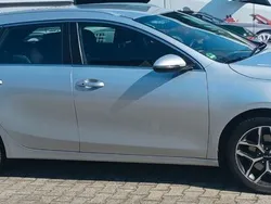 Silber Gebraucht 2023 Kia Ceed Sportswagon Spirit Kombi | 22.999 € (Fairer Preis)