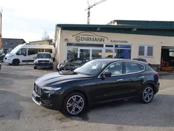 Schwarz Gebraucht 2017 Maserati Levante SUV | 30.750 € (Guter Preis)