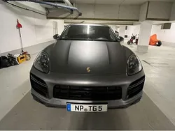 Grau Gebraucht 2019 Porsche Cayenne Turbo S SUV | 77.000 €