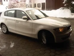 Weiß Gebraucht 2011 BMW 118 Kleinwagen | 22.000 €