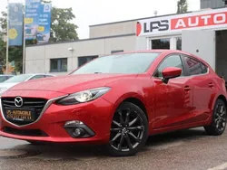 Rot Gebraucht 2016 Mazda 3 Nakama Limousine | 8.490 € (Fairer Preis)