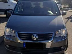 Grau Gebraucht 2009 VW Touran Van / Kleinbus | 5.500 € (Fairer Preis)