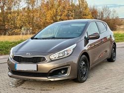 Beige Gebraucht 2016 Kia Ceed DREAM-TEAM Edition Kleinwagen | 9.299 € (Fairer Preis)