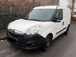 Weiß Gebraucht 2017 Opel Combo Van / Kleinbus | 4.250 € (Guter Preis)