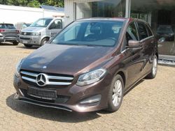 Braun Gebraucht 2015 Mercedes B180 Van / Kleinbus | 9.290 € (Fairer Preis)